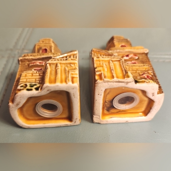 60s HEARST CASTLE Kitsch State Landmark Souvenir Royal Gold Salt Pepper Shakers - Picture 6 of 15